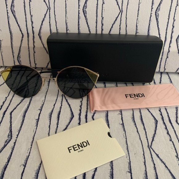 Fendi Accessories - NIB- FENDI Retired Design Sunglasses 🕶️